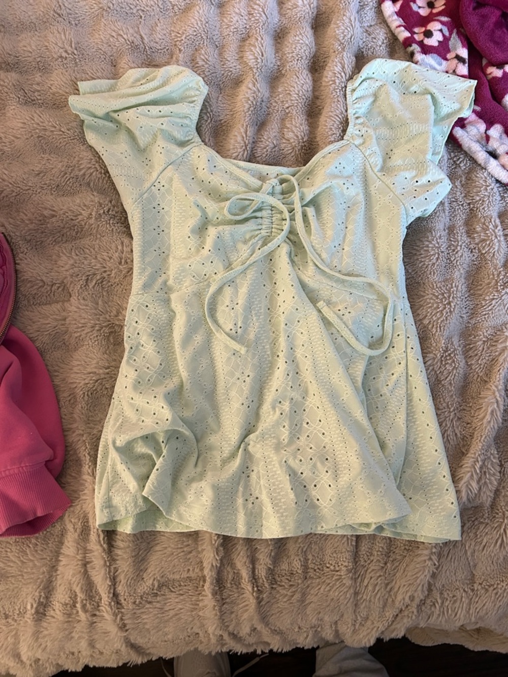 Women’s Eyelet Lace-Up Puff Sleeve Top — Light Mint